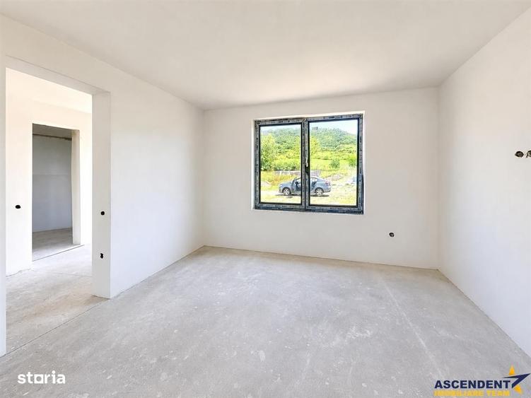 Casă cu 4 camere în Bărdești