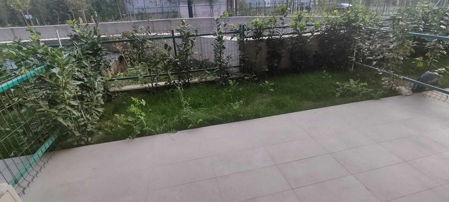 Garsonieră decomandată în Titan