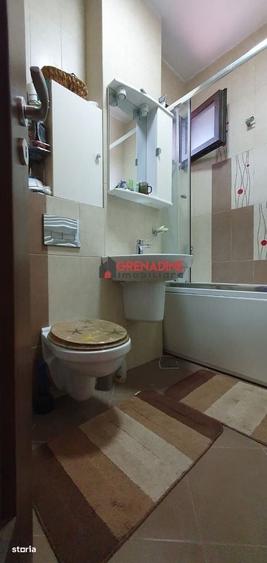 Apartament cu 2 camere decomandat în Tractorul