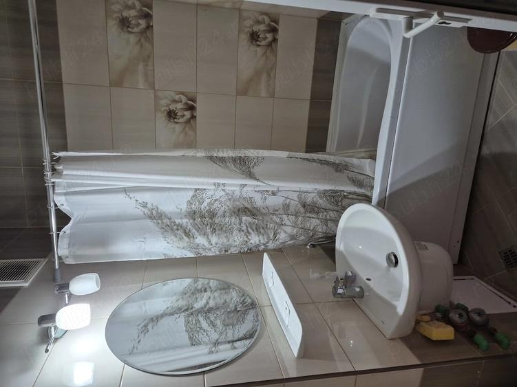Garsonieră decomandată în Central