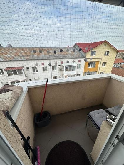 Apartament cu 2 camere decomandat în Girocului