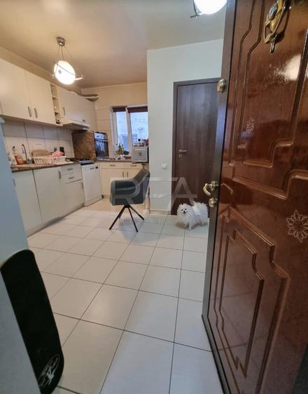 Apartament cu 3 camere decomandat, mobilat în Drumul Taberei