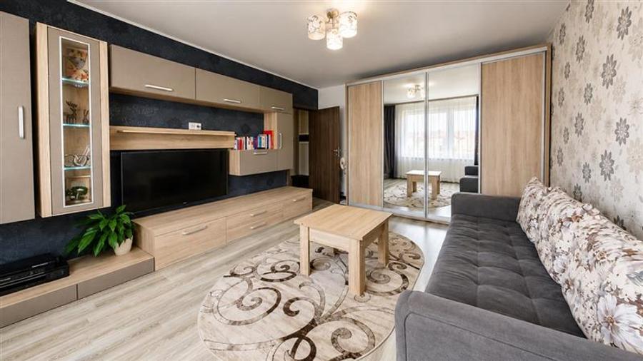 Apartament cu 2 camere decomandat, mobilat în Exterior Vest