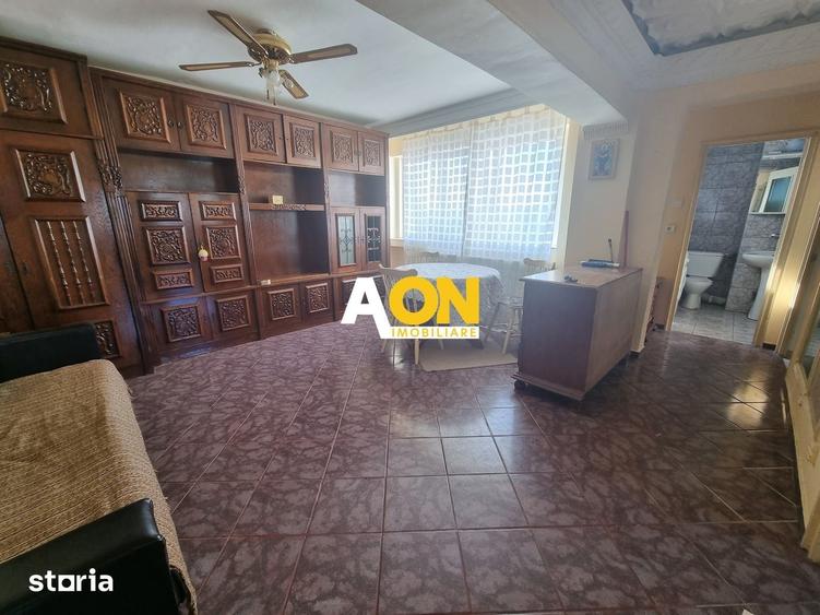 Apartament cu 3 camere decomandat în Cetate