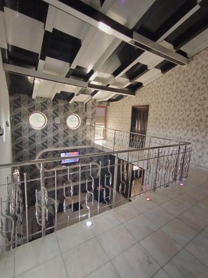 Casă individuală cu 7 camere cu Teren 527 Mp în Preajba