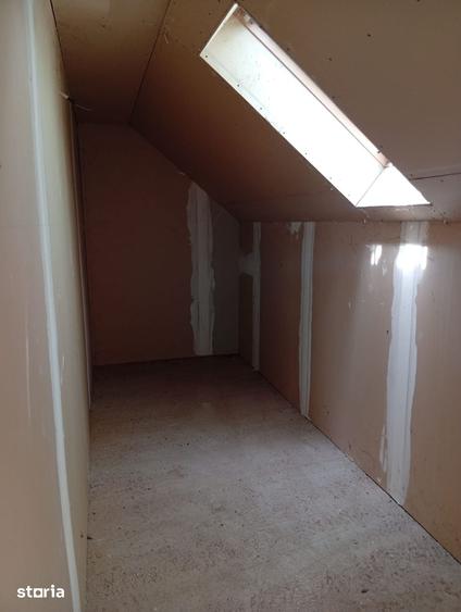 Casă cu 7 camere cu Teren 4500 Mp în Iratoșu