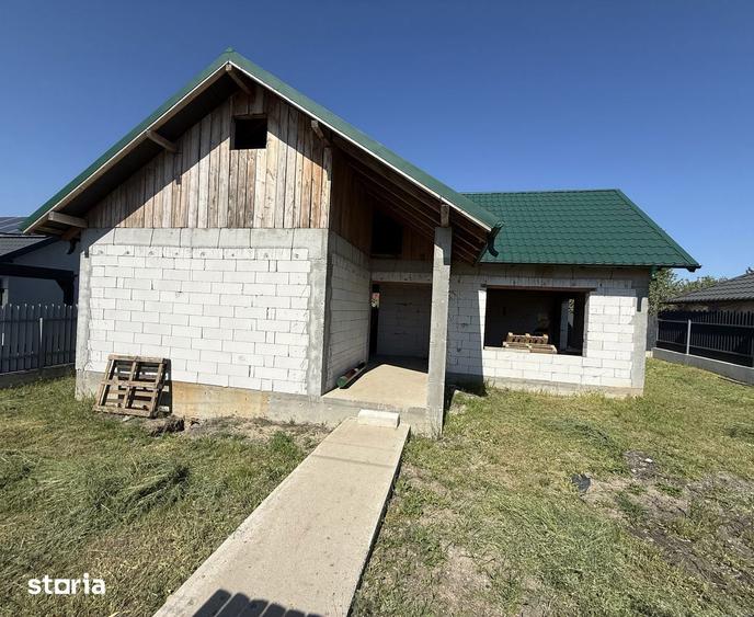 Casă cu 3 camere cu Teren 275 Mp în Braniștea