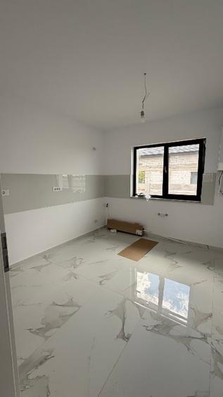 Casă individuală cu 5 camere cu Teren 402 Mp în Olteni