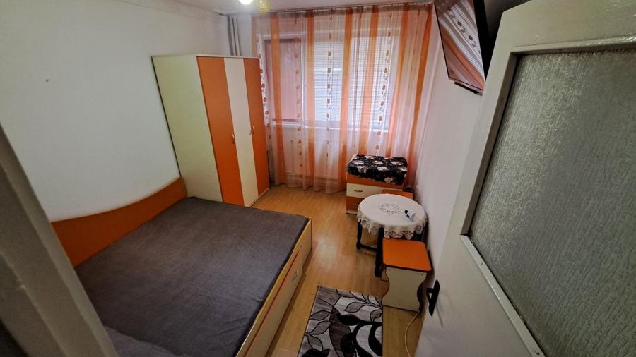 Apartament cu 3 camere decomandat în Micro 20