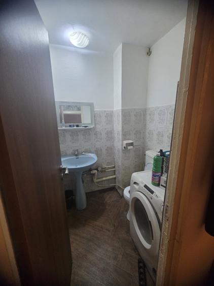 Apartament cu 3 camere decomandat în Colentina