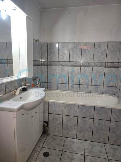 Apartament cu 3 camere decomandat în Nufărul