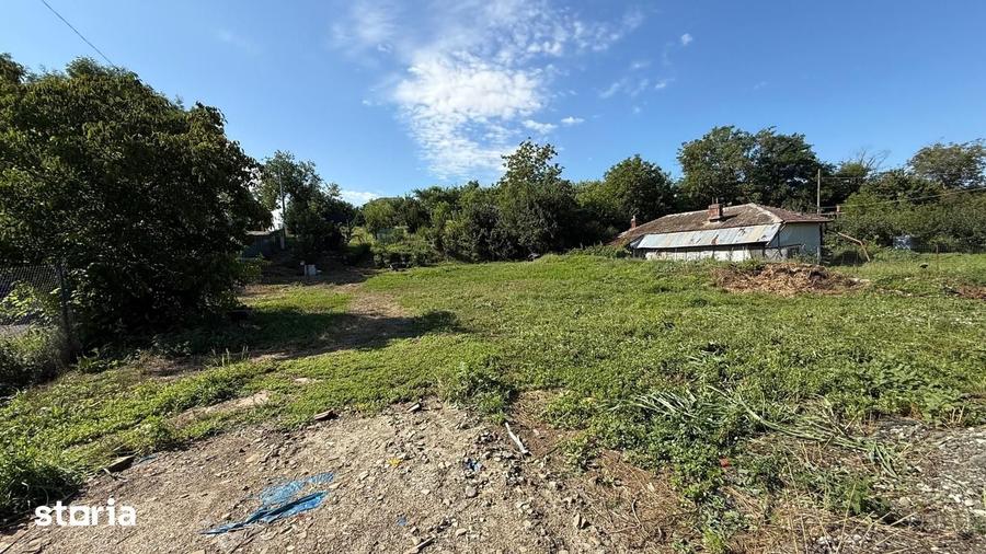Teren de 1051 mp, în Brănești