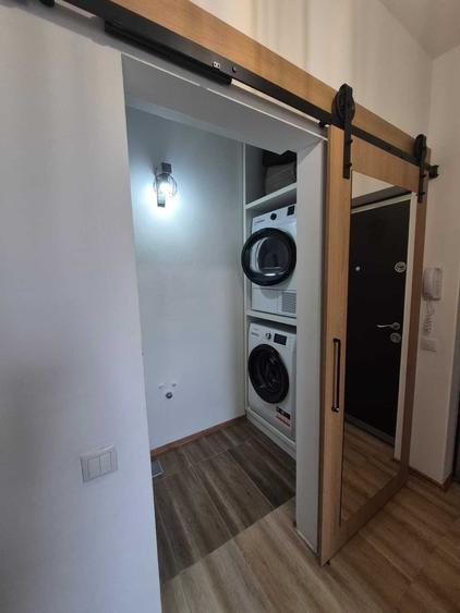 Apartament cu 3 camere decomandat în Florești