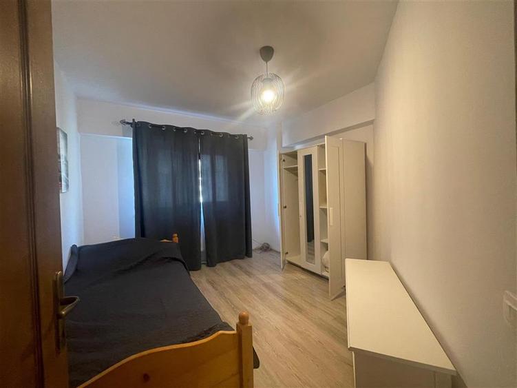 Apartament cu 2 camere semidecomandat, mobilat în Obcini
