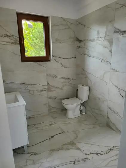 Casă cu 4 camere cu Canalizare în Corbeanca