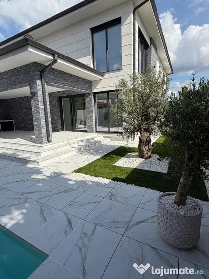 Casă cu 5 camere cu Teren 650 Mp în Central