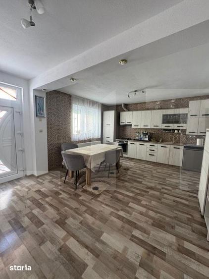 Casa in ?ofronea cu 2 corpuri, 5 camere, terase, garaj si teren gener - 7