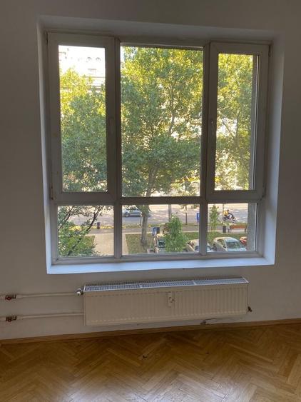 Apartament cu 3 camere semidecomandat în Ultracentral