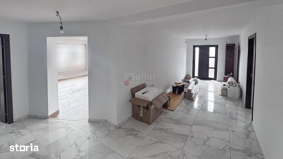 Casă cu 8 camere cu Teren 480 Mp în Bunloc