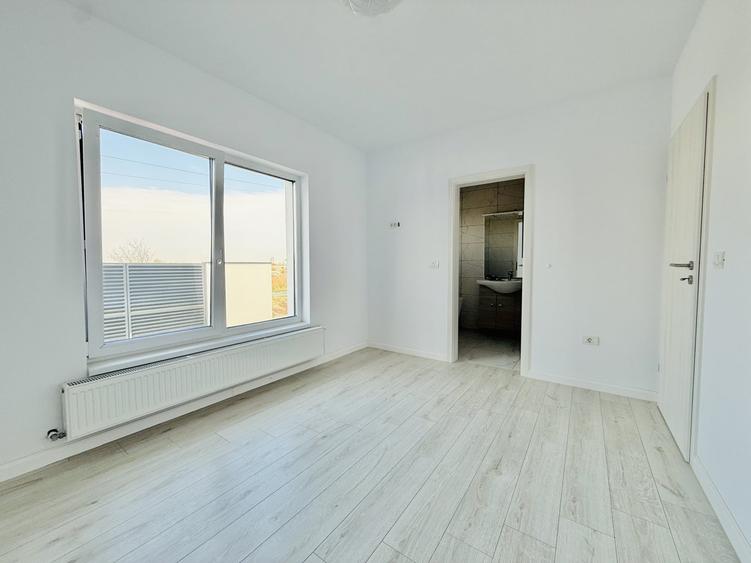Duplex cu 4 camere cu Teren 301 Mp în Șag