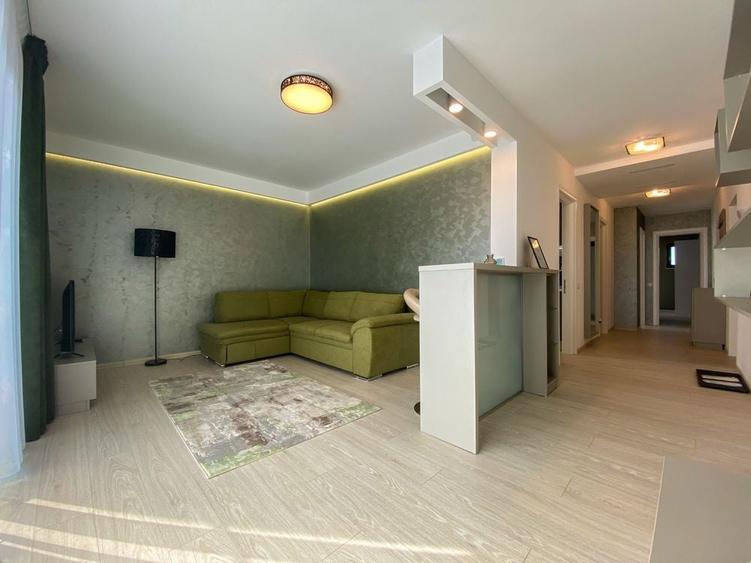 Apartament cu 3 camere decomandat în Central