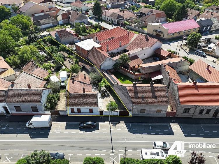 Casă cu 3 camere cu Teren 749 Mp în Central