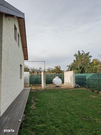 Casă cu 2 camere cu Teren 1044 Mp în Ileana