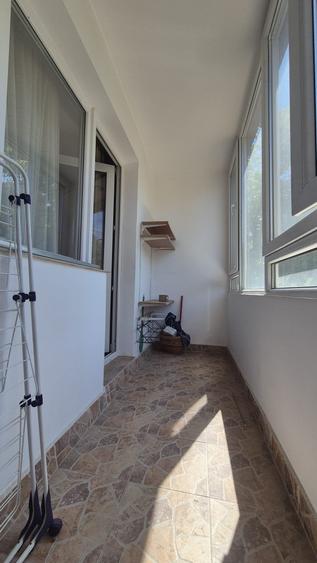 Apartament cu 3 camere semidecomandat în Dristor