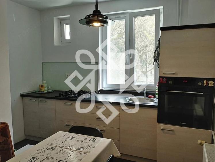Apartament cu 3 camere semidecomandat în Rogerius