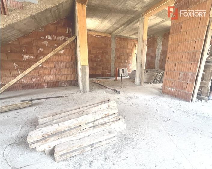 Duplex cu 4 camere cu Canalizare în Moșnița Nouă