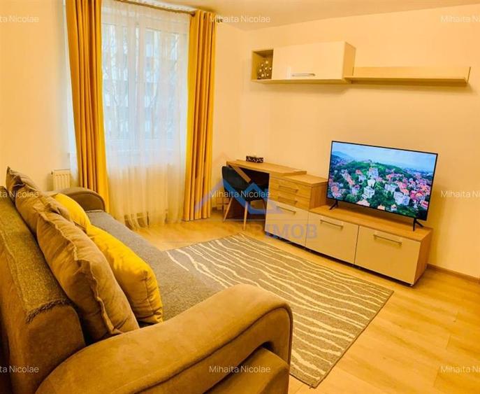 Apartament cu 2 camere semidecomandat, mobilat în Gara de Nord