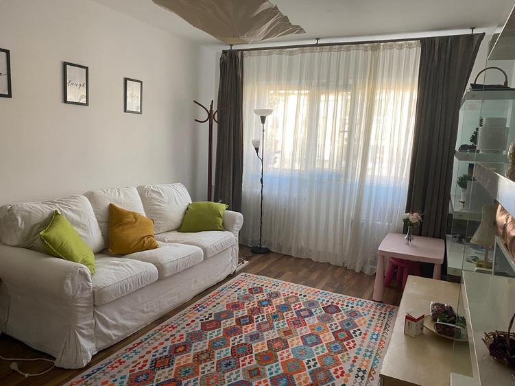 Apartament cu 2 camere decomandat în Berceni
