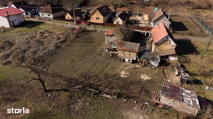 Casă cu 2 camere cu Teren 284 Mp în Central