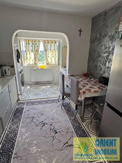 Apartament cu 2 camere decomandat în Palas