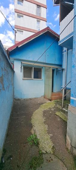 Casă cu 8 camere cu Teren 252 Mp în Mihai Bravu