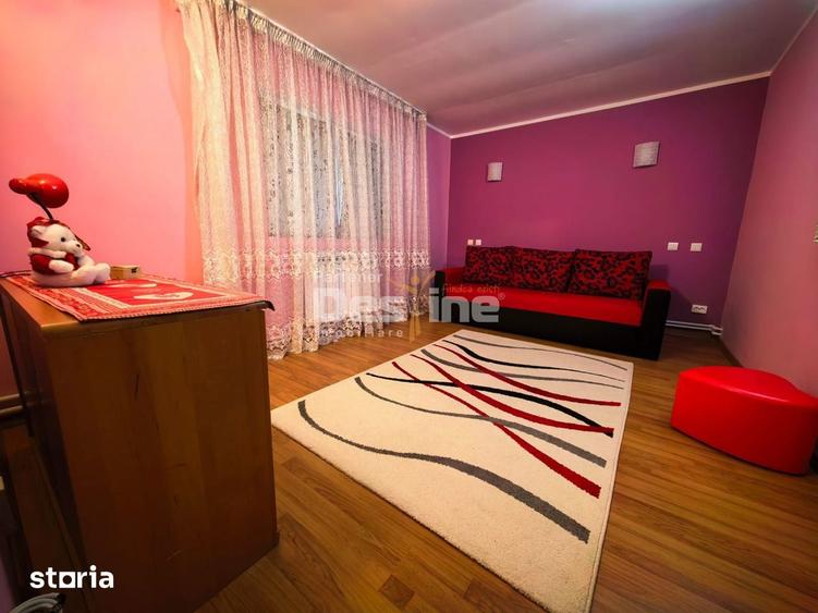 Casă cu 5 camere decomandat cu Teren 7200 Mp în Probota