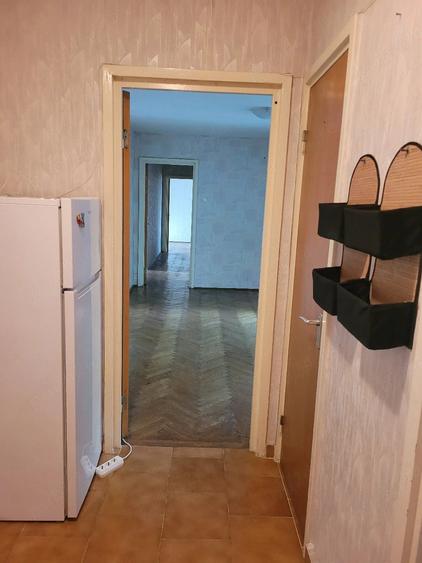 Apartament cu 3 camere semidecomandat în Militari