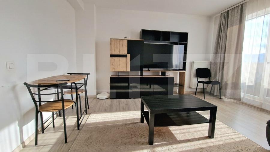 Apartament cu 2 camere semidecomandat, mobilat în Florești