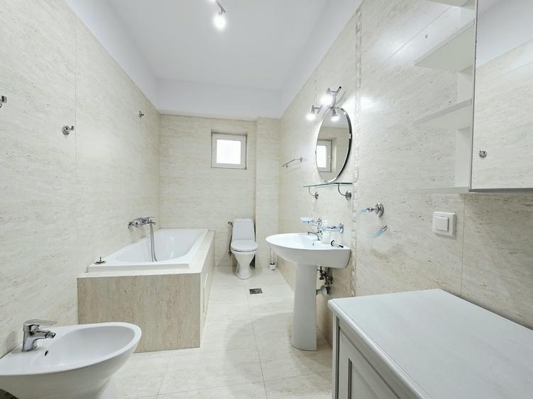 Apartament cu 3 camere în Dorobanți