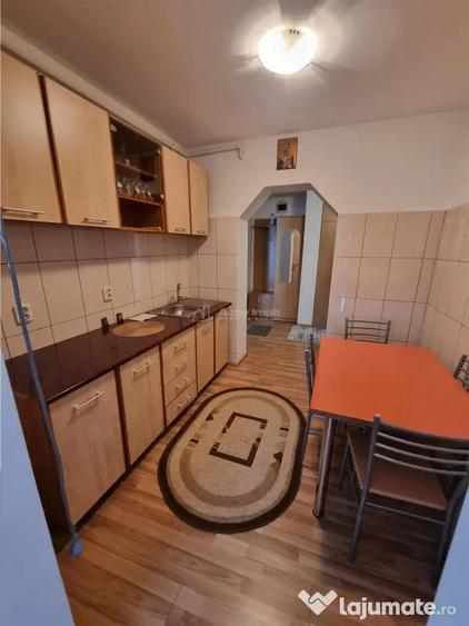 Apartament cu 2 camere decomandat în 1 Mai