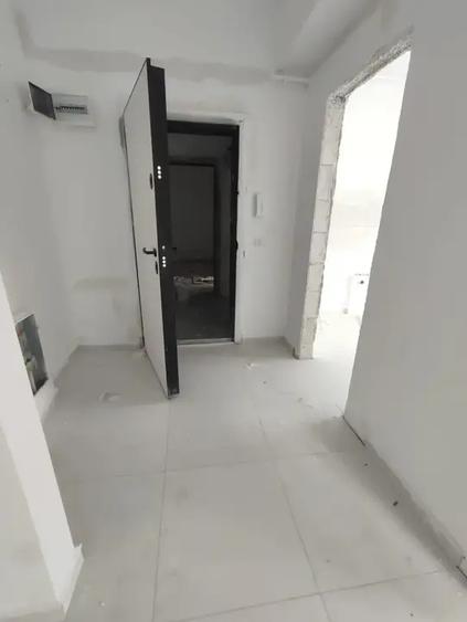 Apartament cu 3 camere decomandat în Theodor Pallady