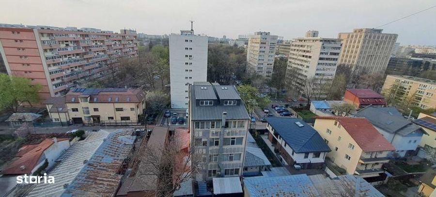 Apartament cu 3 camere semidecomandat în Baba Novac