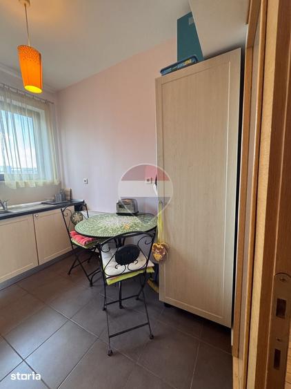 Apartament cu 3 camere în Aviatorilor