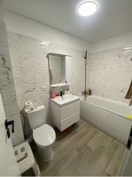 Apartament cu 2 camere decomandat în Titan