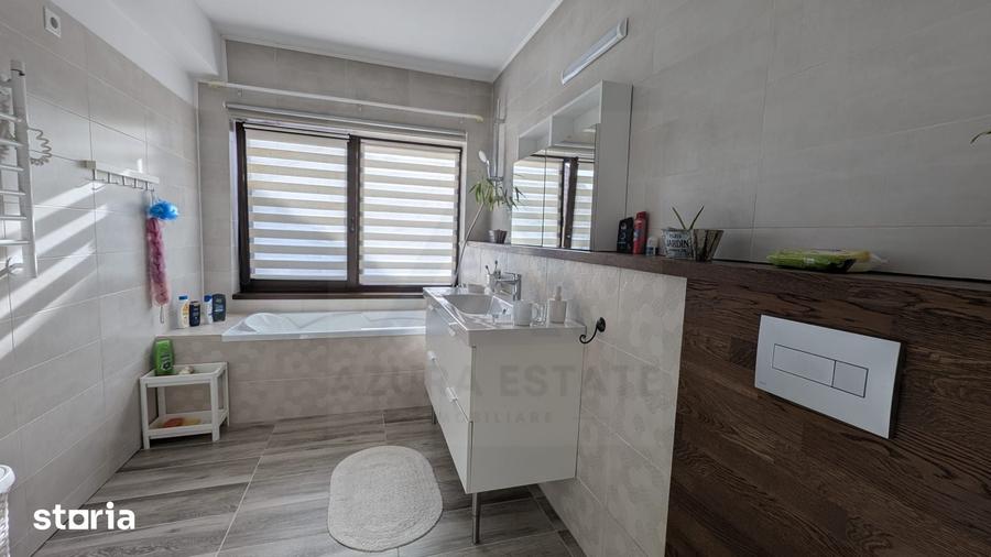 Casă cu 6 camere cu Teren 463 Mp în Central