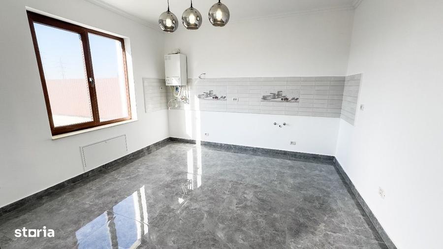Casă cu 4 camere cu Teren 420 Mp în Costi