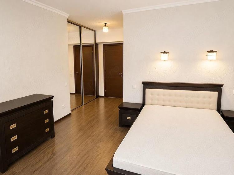 Apartament cu 4 camere decomandat în Plopilor