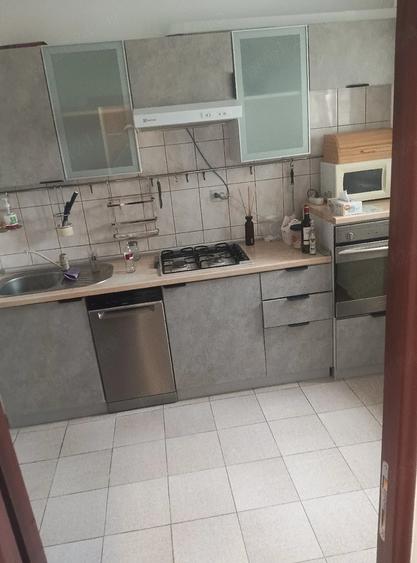 Apartament cu 3 camere decomandat în Pantelimon