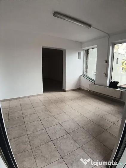Spațiu comercial, de 90 mp, în Hotvon