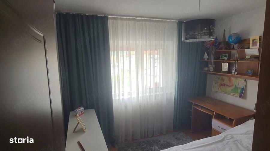 Apartament cu 3 camere decomandat în Central